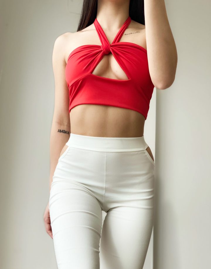 TOP CON TIRA AL CUELLO
