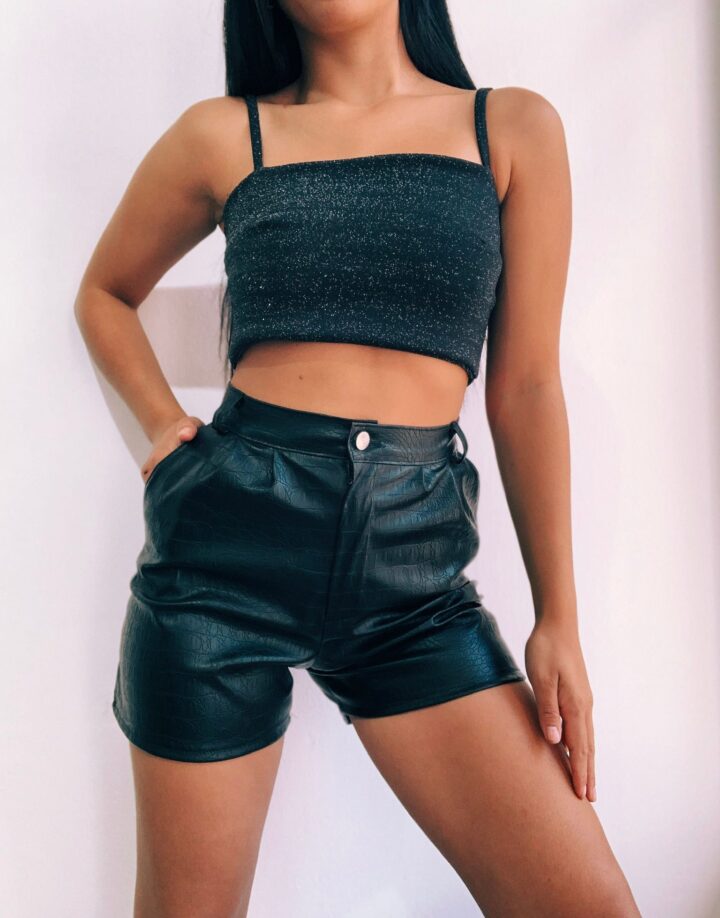 SHORT ENGOMADO CROCCO NEGRO