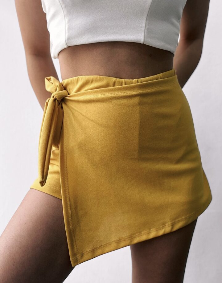 SHORT POLLERA CON LAZO