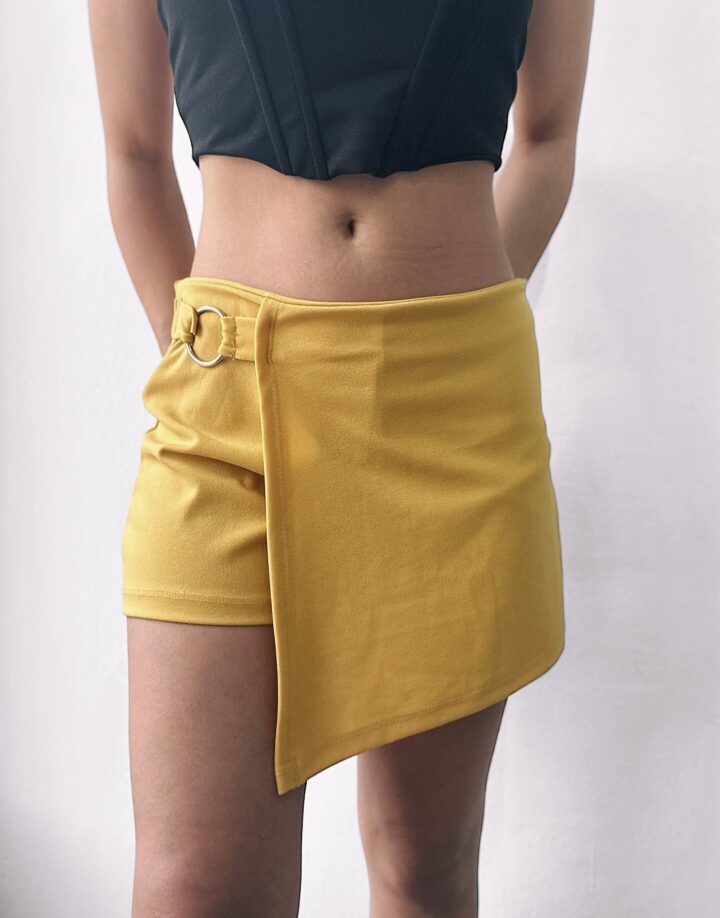 SHORT POLLERA CON ARO - MAÍZ