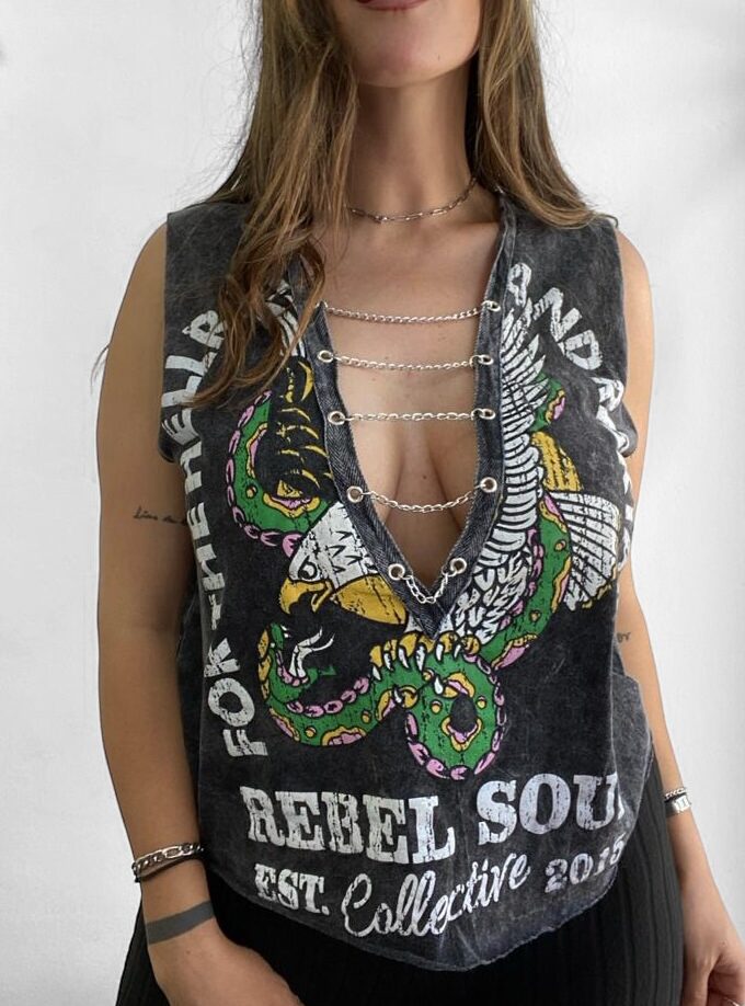 REMERA CADENAS -  REBEL