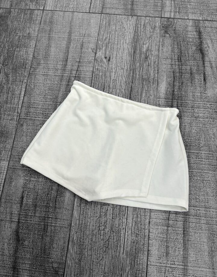 SHORT POLLERA BLANCO