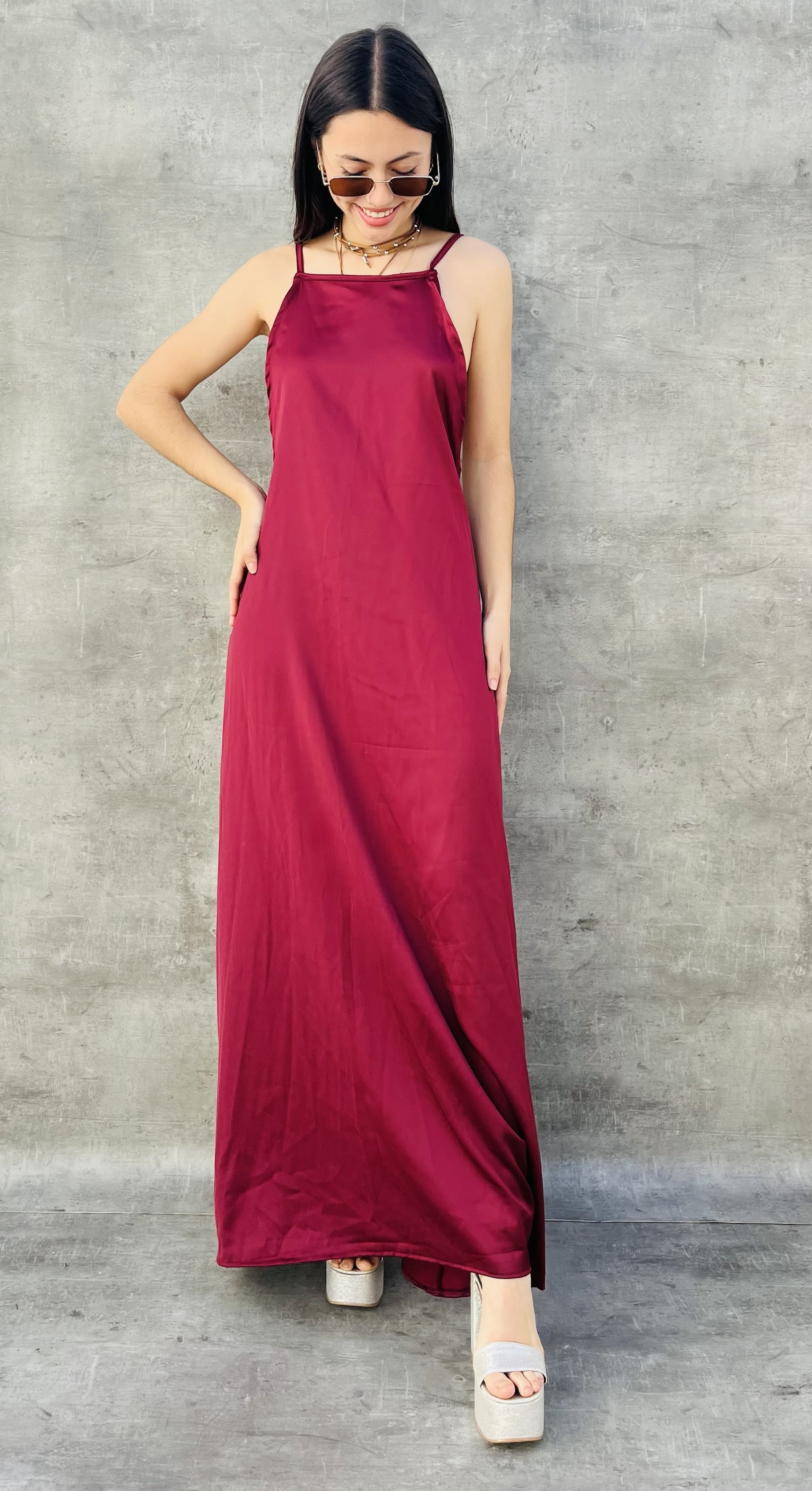VESTIDO LARGO HALTER • BORDÓ