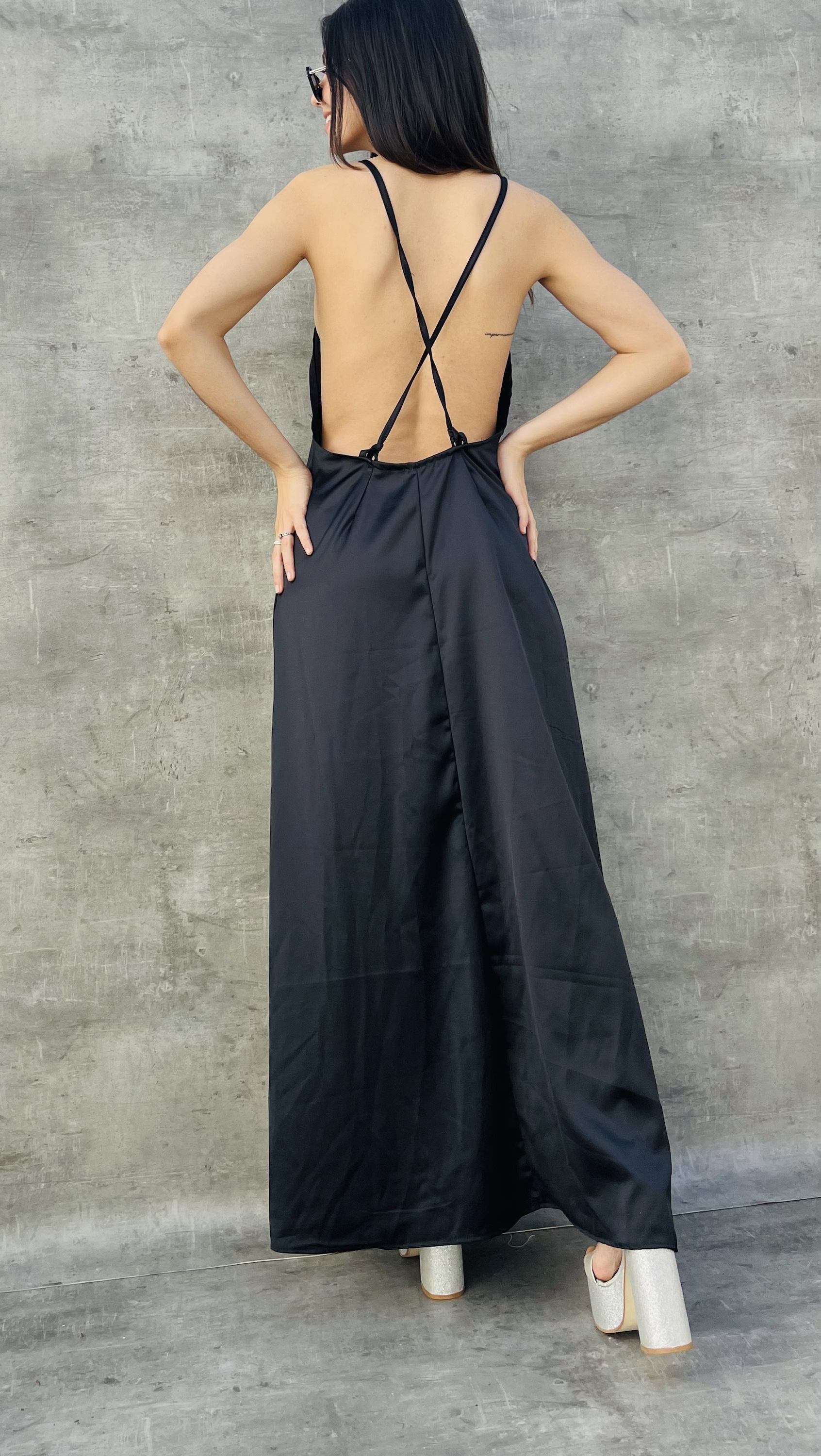 VESTIDO LARGO HALTER • NEGRO