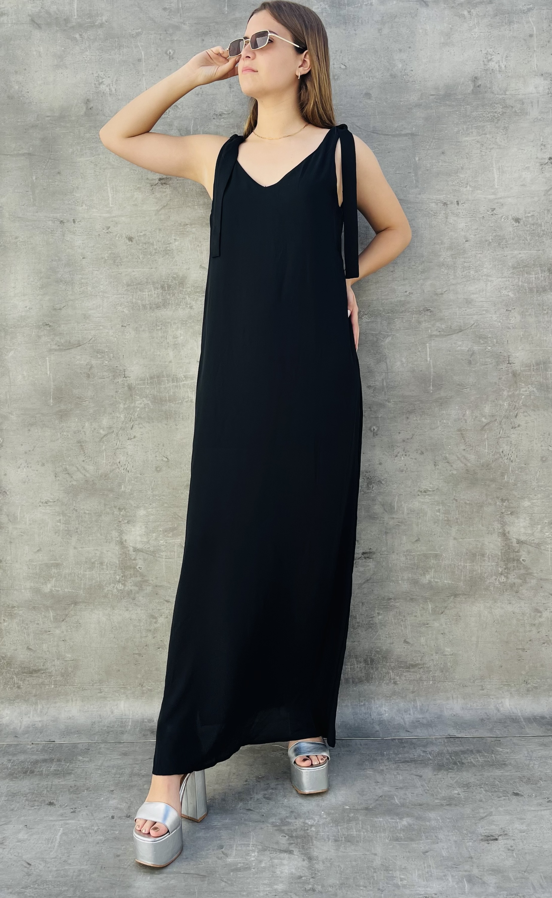 VESTIDO LARGO SANTO • NEGRO