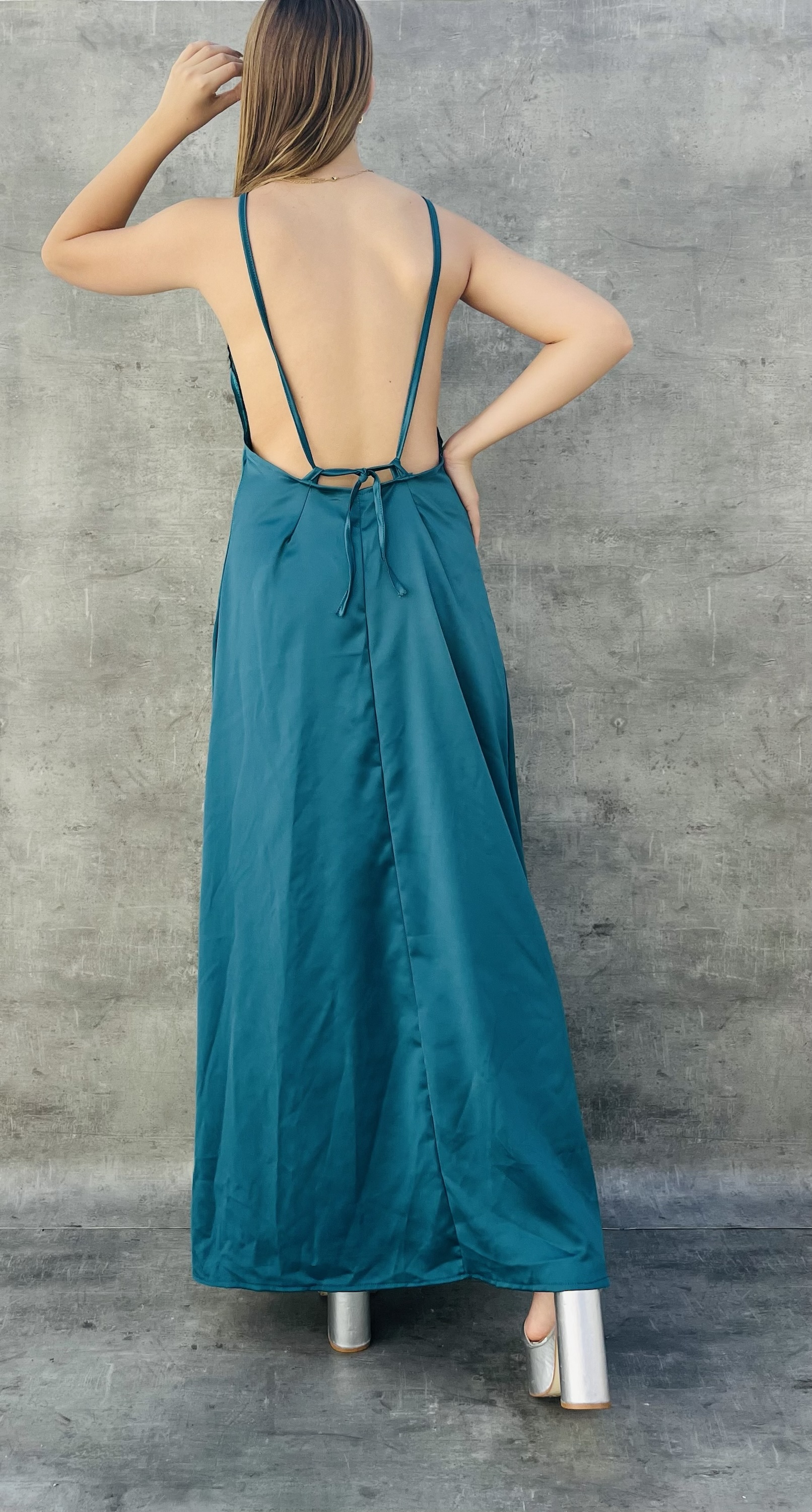 VEDTIDO HALTER • ESMERALDA