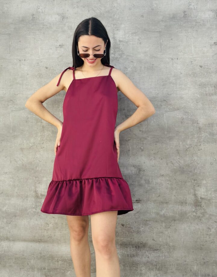 VESTIDO HALTER CORTO - SATÉN BORDO