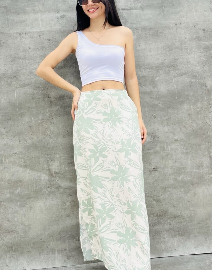 POLLERA LARGA FLORES PEQUEÑAS VERDE