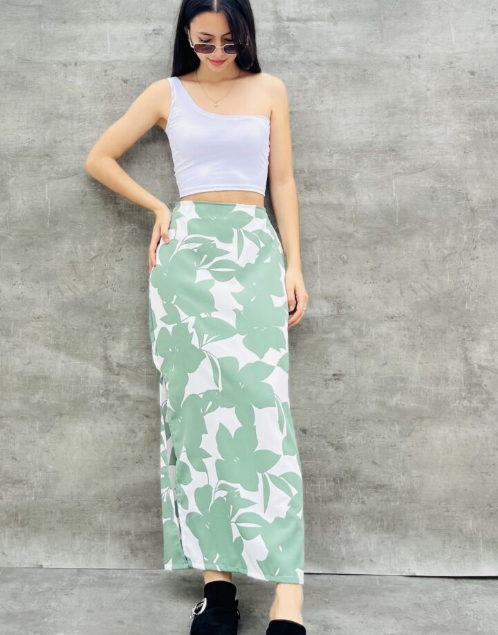 POLLERA LARGA FLORES VERDES
