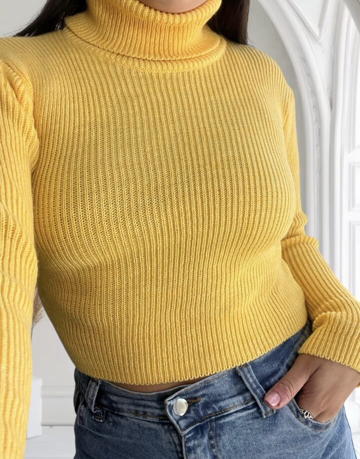 POLERA CROP TEJIDA AMARILLA