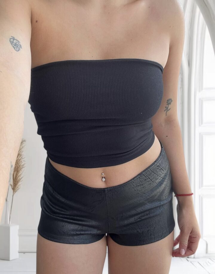 SHORT ARUNA NEGRO • TIRO BAJO