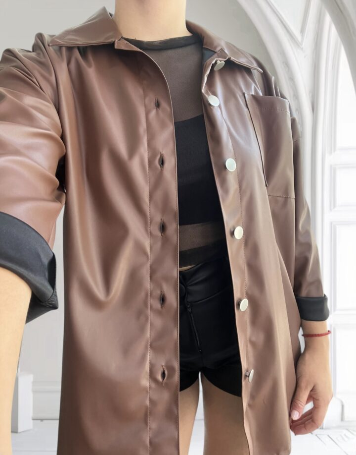 SOBRECAMISA OVER ENGOMADA CHOCOLATE
