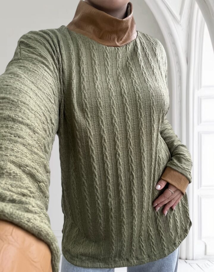 POLERA TRENZADA CON CUERO - VERDE