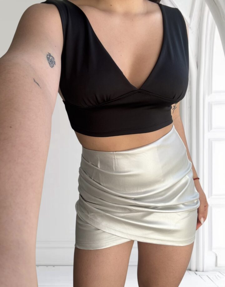 POLLERA ECOCUERO FRUNCIDA - PLATEADA