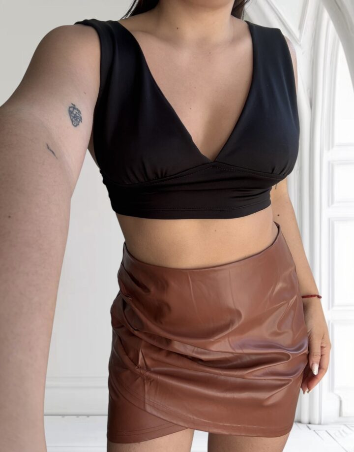 POLLERA ECOCUERO FRUNCIDA -CAMEL XL