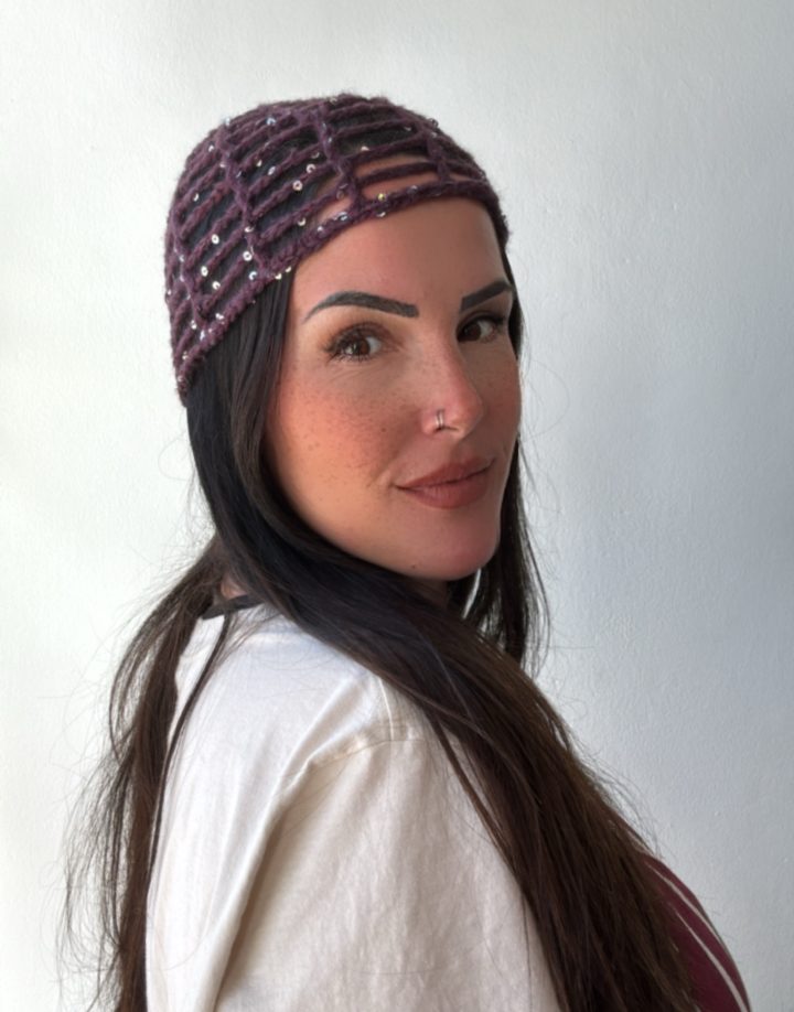 MESH HAT UVA CON LENTEJUELAS
