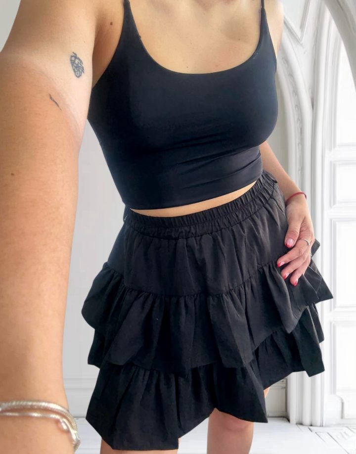 POLLERA VOLADOS NEGRO