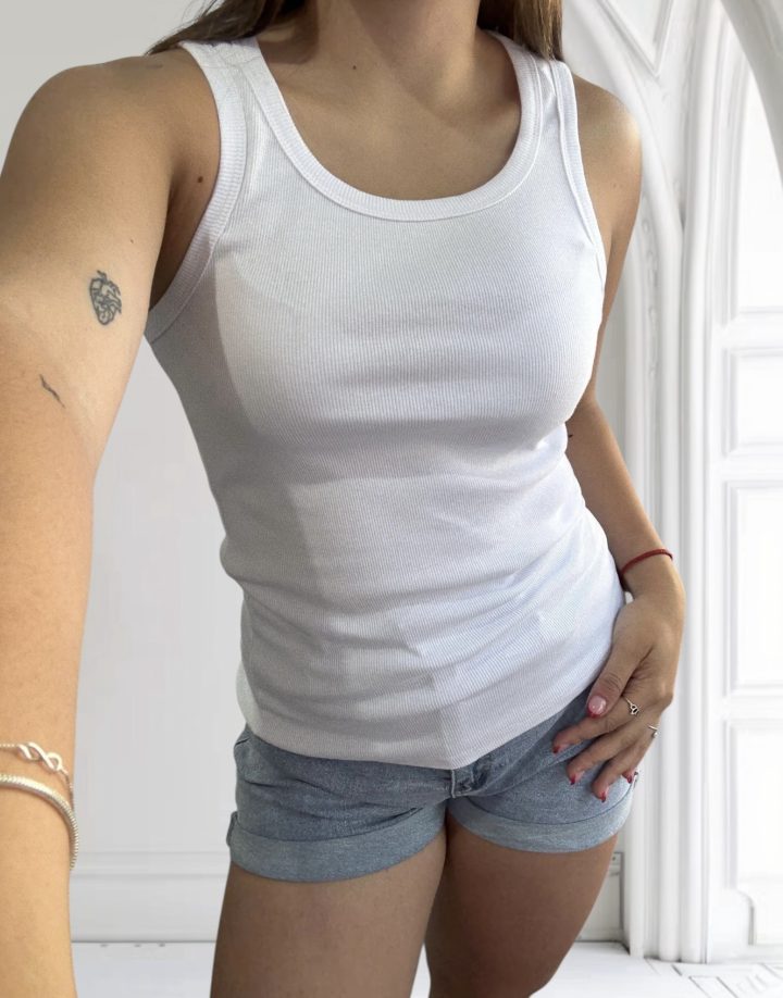 MUSCULOSA LARGA BLANCA
