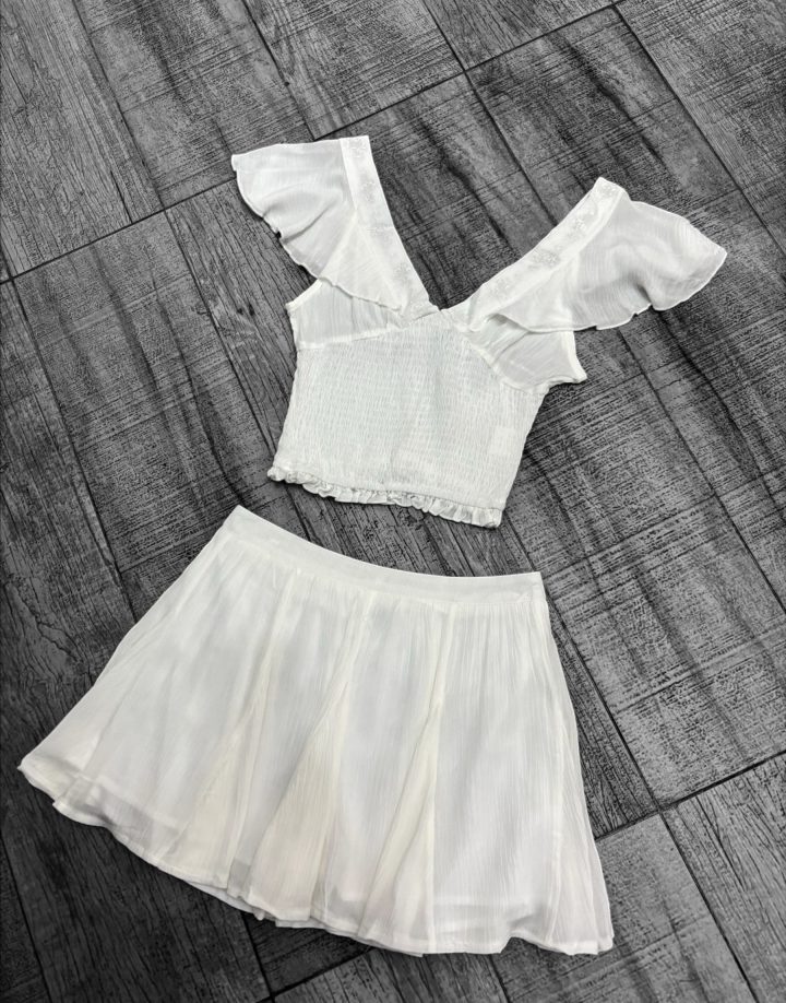 CONJUNTO SHORT POLLERA + TOP BORDADO - BLANCO