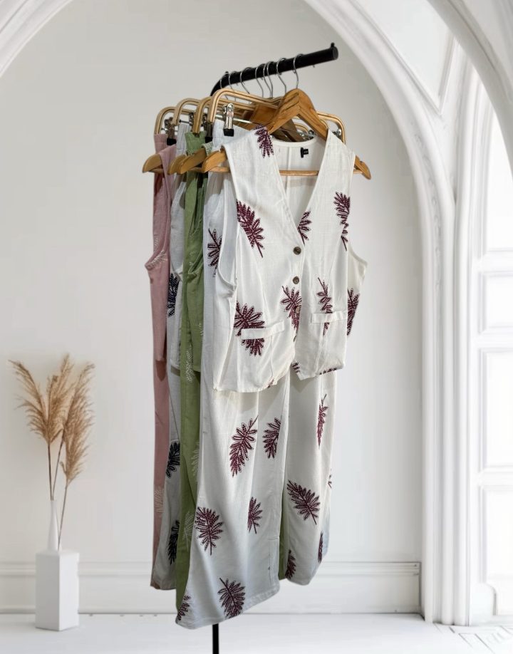 CONJUNTO BORDADO HOJAS