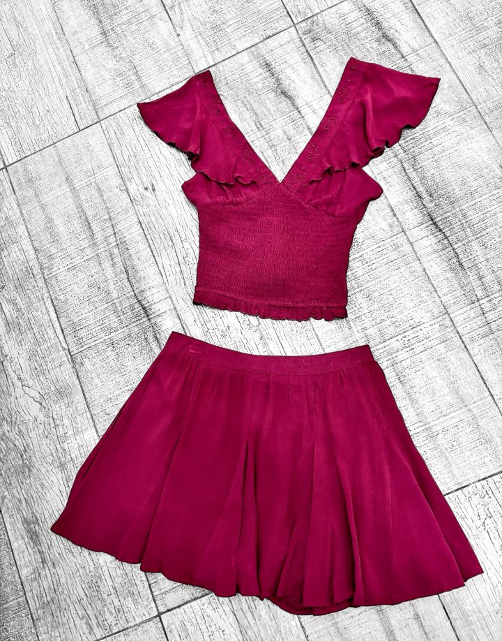 CONJUNTO SHORT POLLERA + TOP BORDADO – VINO