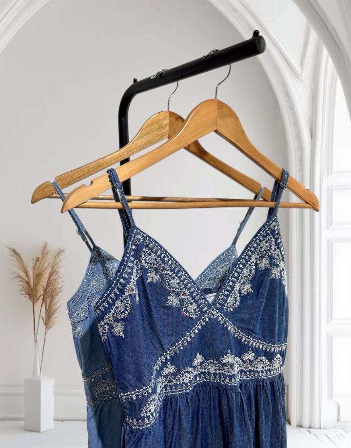 VESTIDO JEAN BORDADO