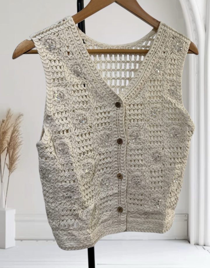 CHALECO CON FLORES Y LENTEJUELAS  - COD 036