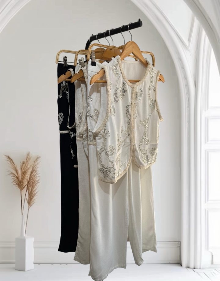 CONJUNTO BORDADO CON LENTEJUELAS